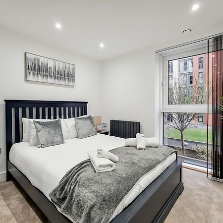 Free Parking - Stylish Three Bedroom Apartment By London Excel Екстер'єр фото